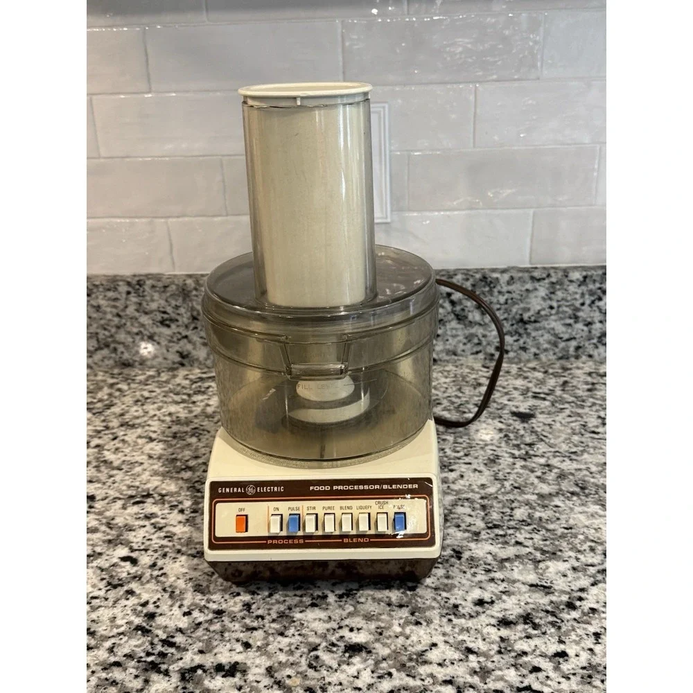 Vintage General Electric food processor/blender - model D3FP2 - Tested/Working